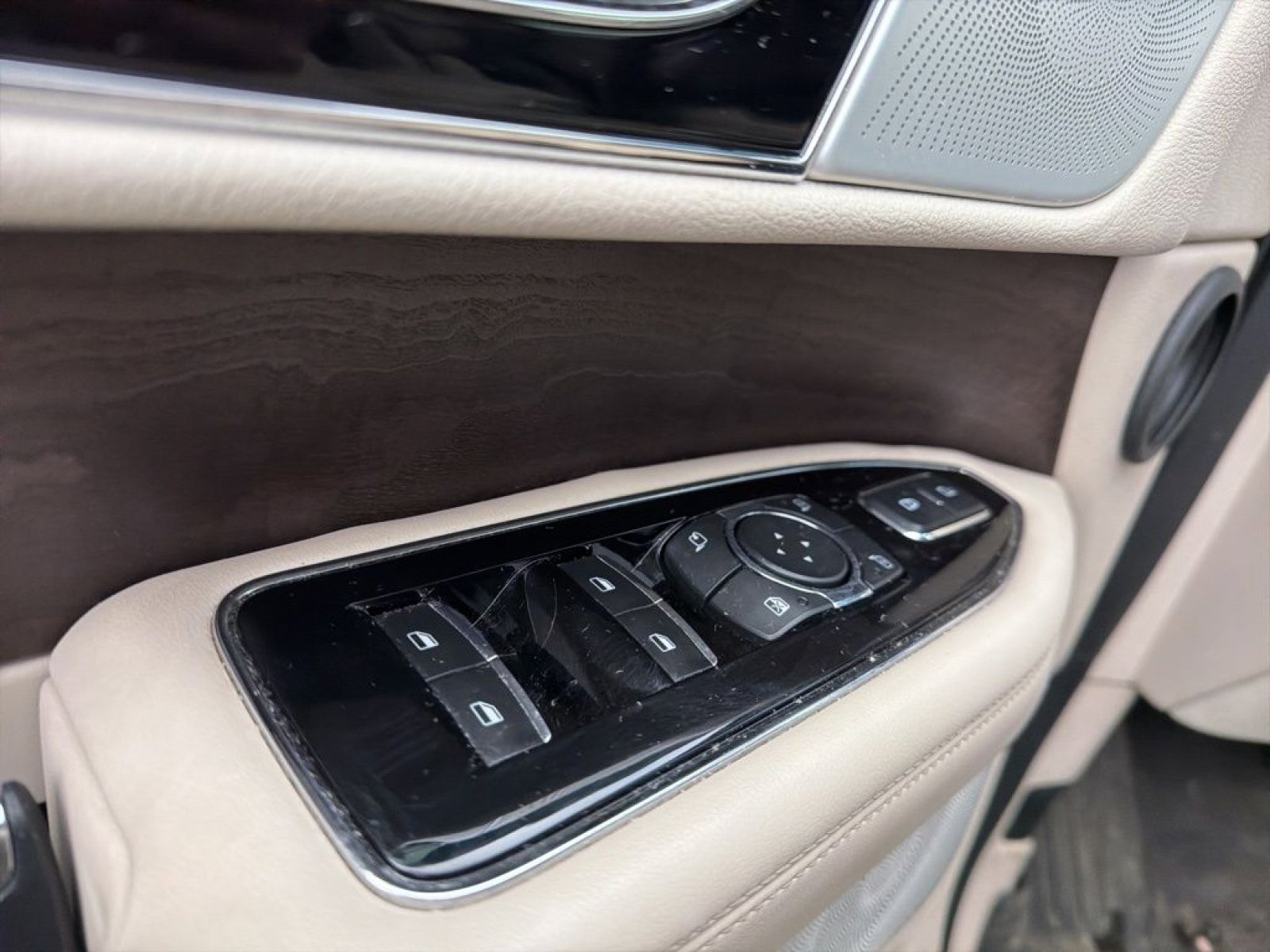 Used 2019 Lincoln Navigator Reserve image 20