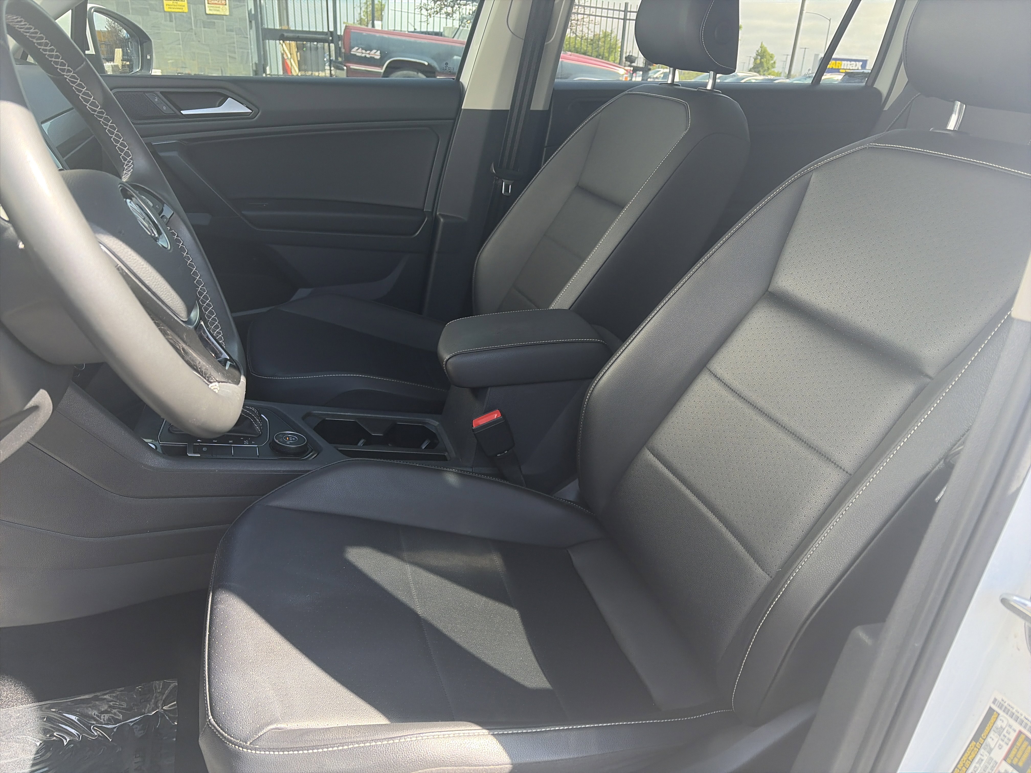 Used 2021 Volkswagen Tiguan SEL AWD/4WD image 14
