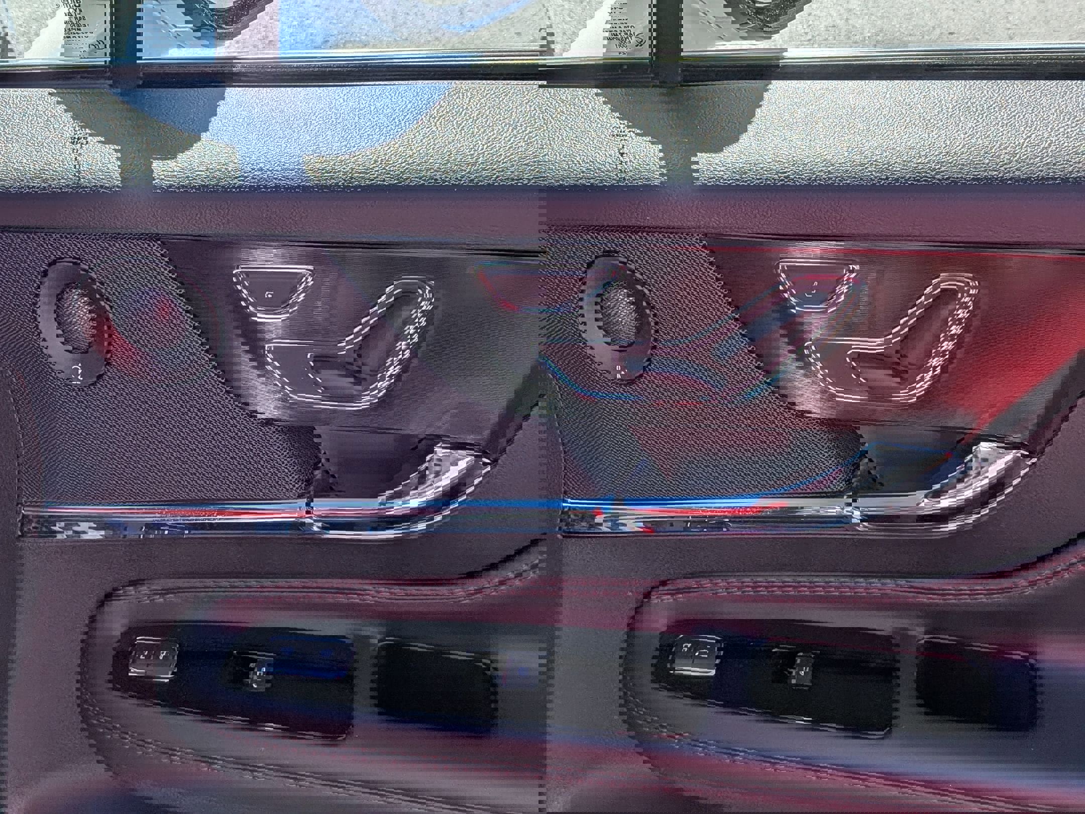 Used 2025 Lincoln Corsair Reserve w/ Equipment Group 202A image 33