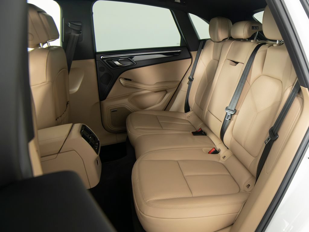 New 2026 Porsche Macan AWD/4WD image 39