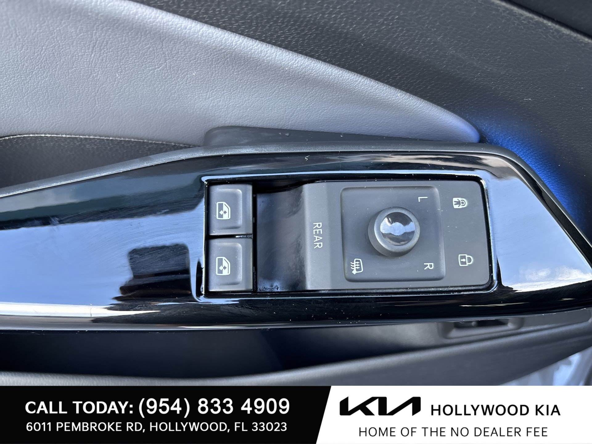 Used 2023 Volkswagen ID.4 Pro S AWD/4WD image 15