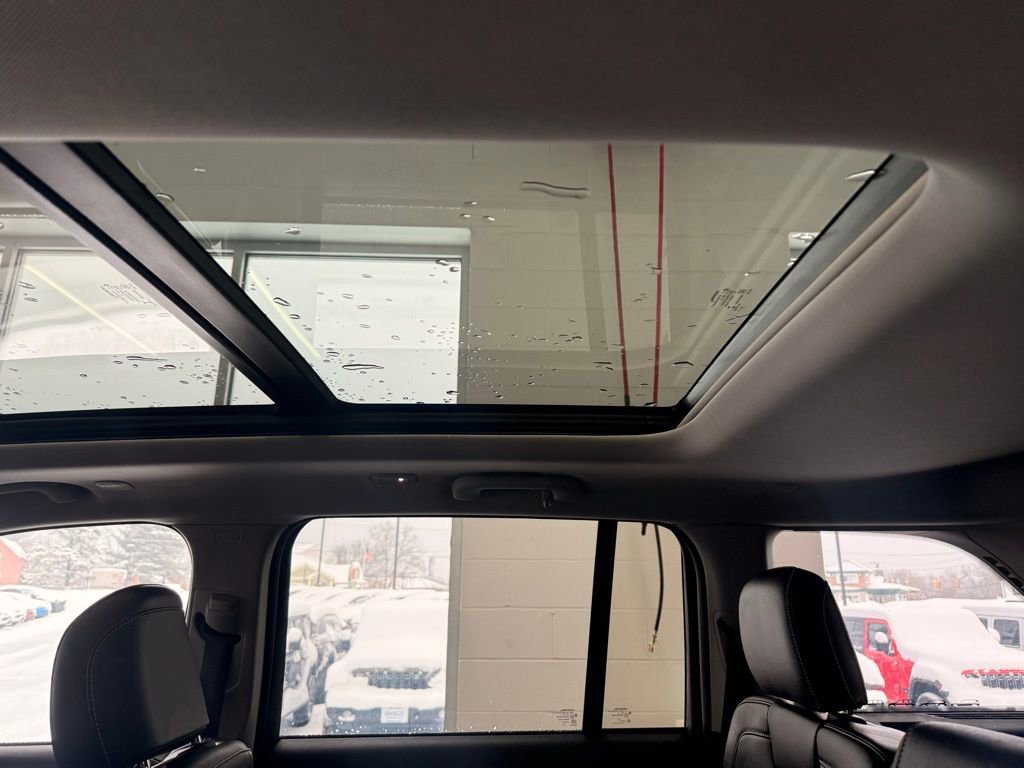 Used 2022 Jeep Grand Cherokee Limited 4xe image 24