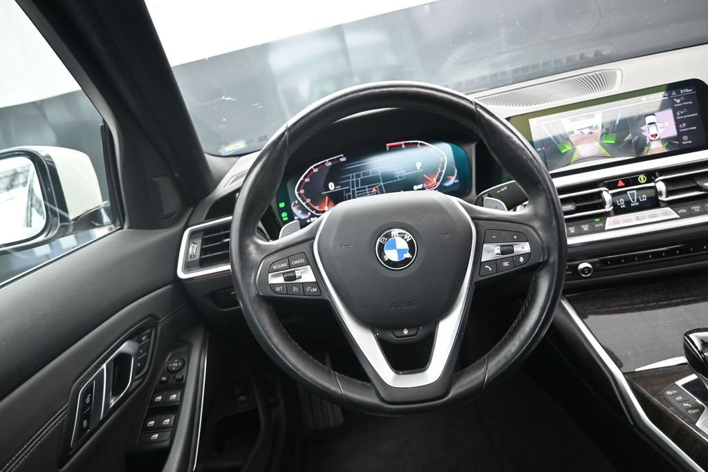 Used 2020 BMW 330i Sedan w/ Executive Package RWD image 29