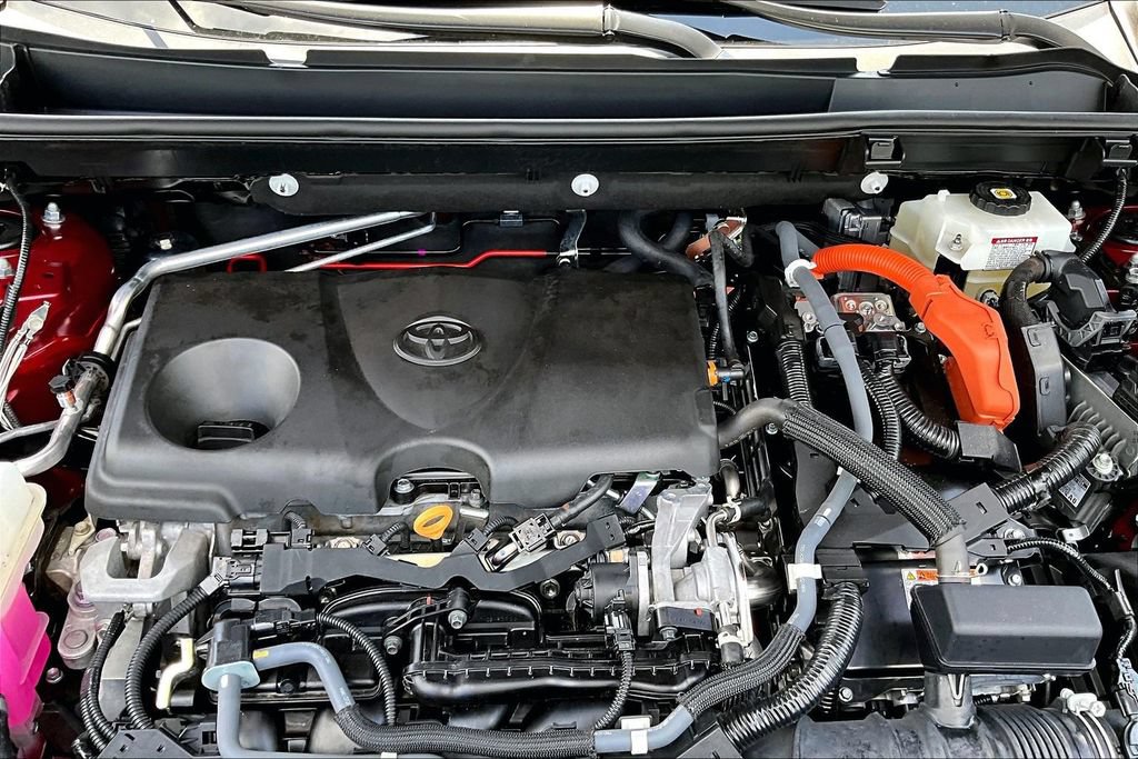 Used 2021 Toyota RAV4 XLE Premium AWD/4WD image 23