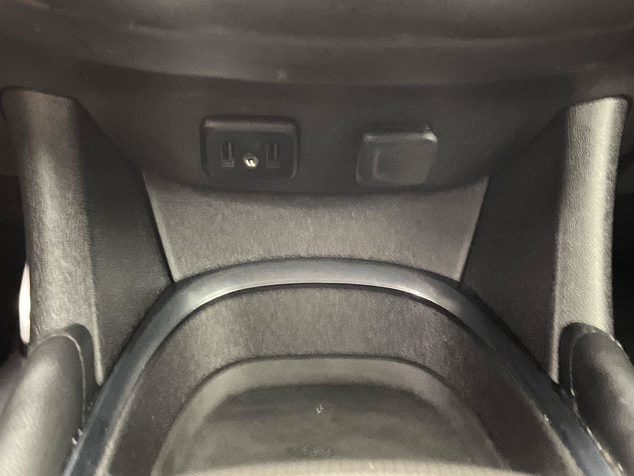 Used 2017 Chevrolet Malibu LT w/ Leather Package FWD image 21