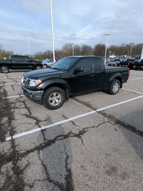 Used 2011 Nissan Frontier SV image 4