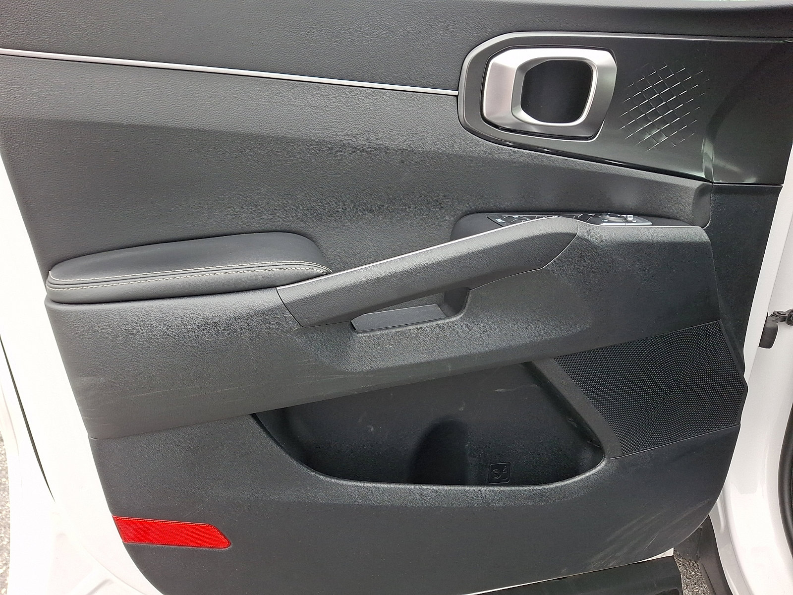 Used 2025 Kia Sorento EX w/ Panoramic Sunroof Package image 13