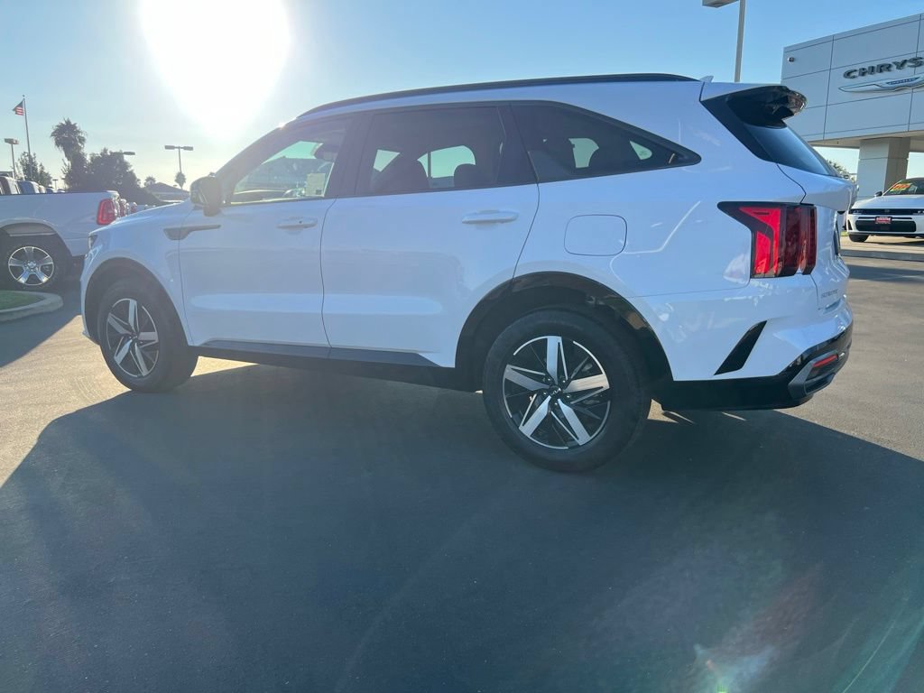 Used 2023 Kia Sorento EX w/ Panoramic Sunroof Package FWD image 16