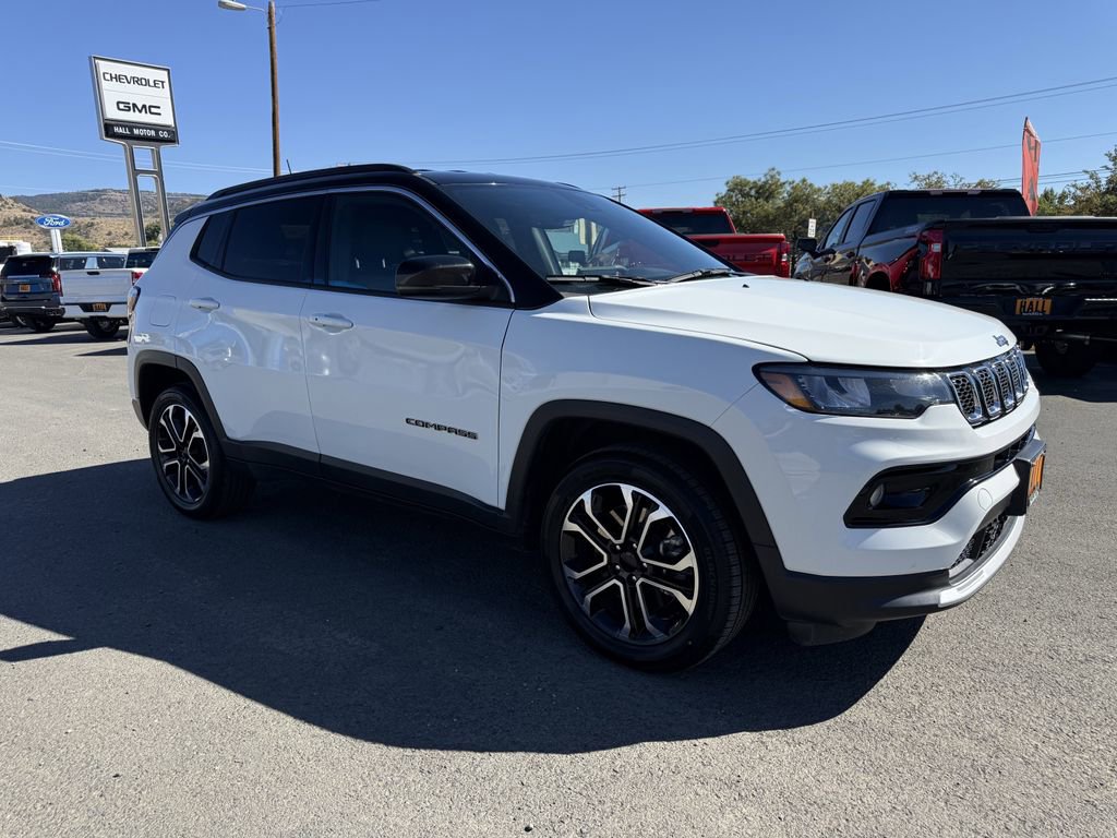 Used 2024 Jeep Compass Limited image 3
