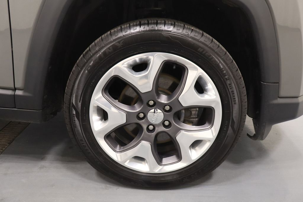 Used 2020 Jeep Compass Limited image 27