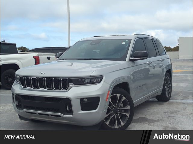 Used 2023 Jeep Grand Cherokee Overland image 1