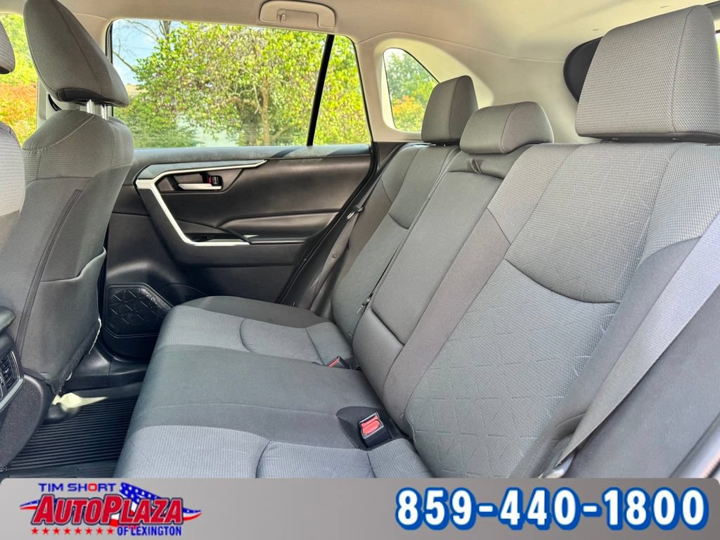Used 2025 Toyota RAV4 XLE AWD/4WD image 41
