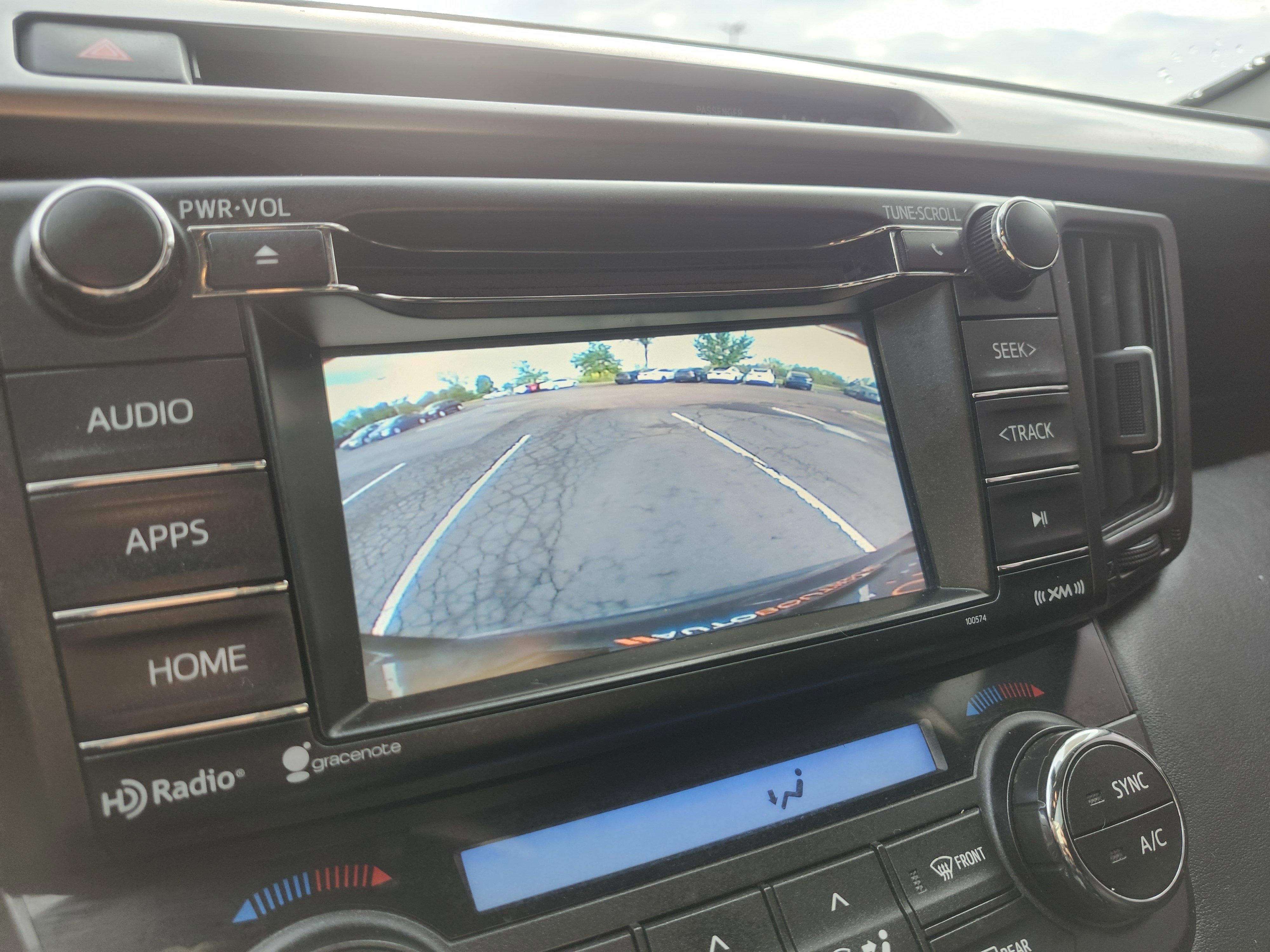 Used 2018 Toyota RAV4 XLE w/ Plus Extra Value Package AWD/4WD image 4