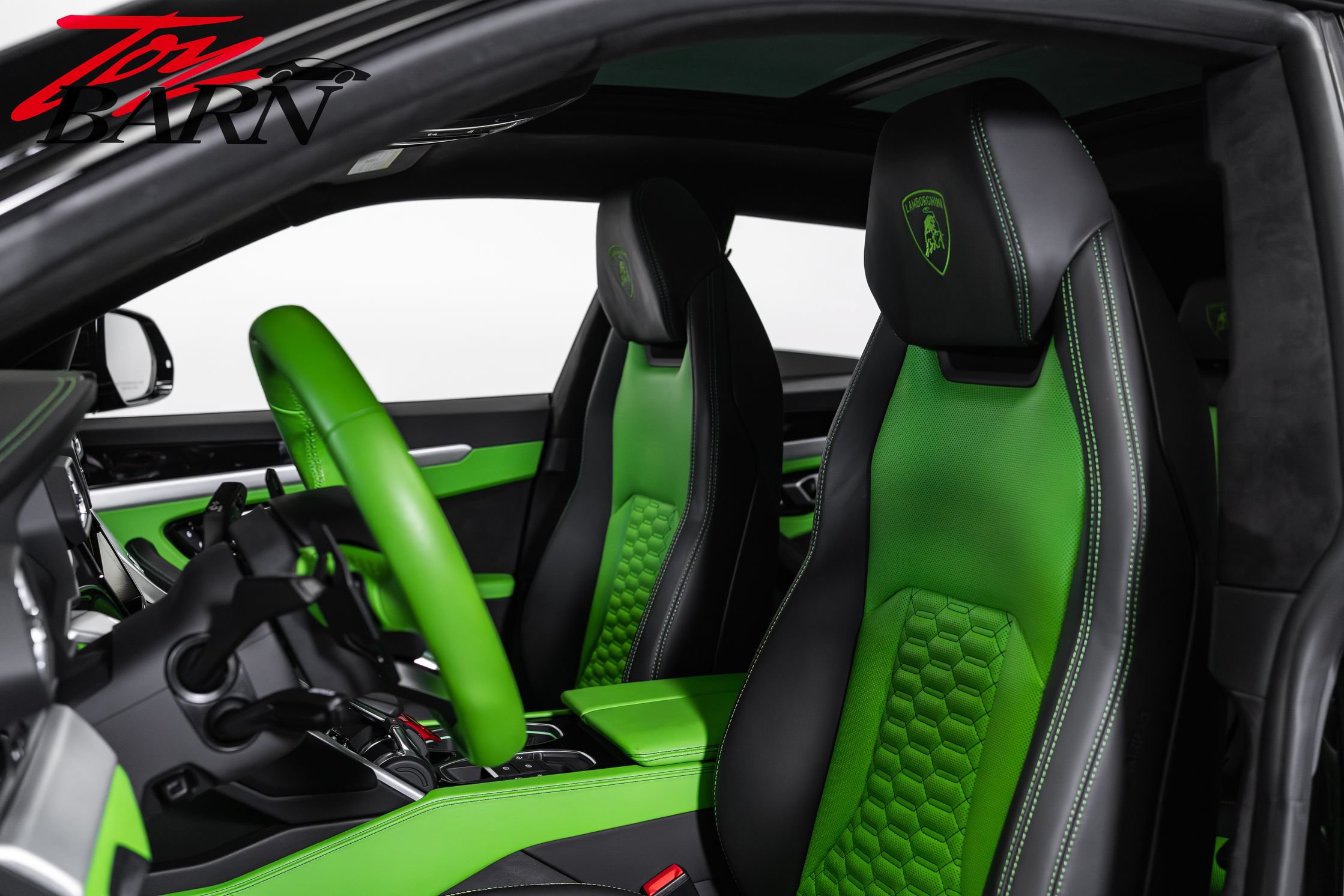 Used 2022 Lamborghini Urus AWD/4WD image 24