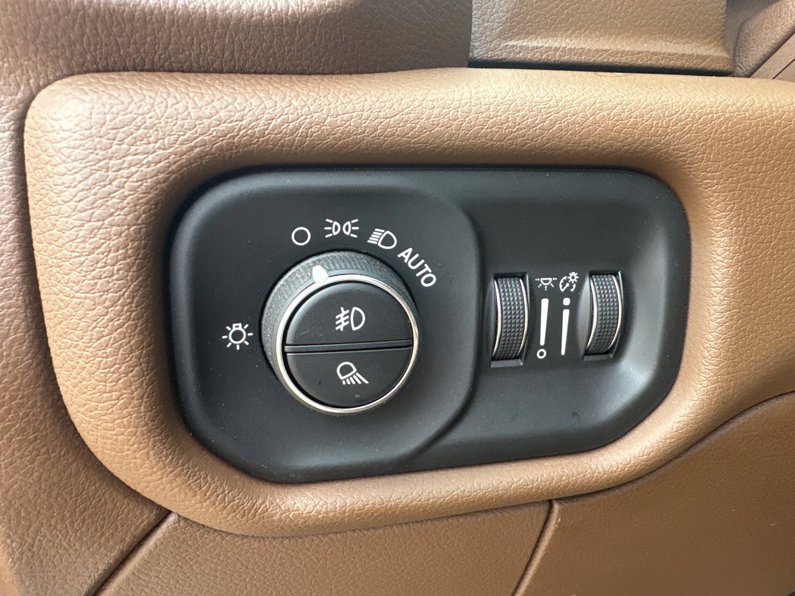 Used 2022 RAM 2500 Laramie AWD/4WD image 14