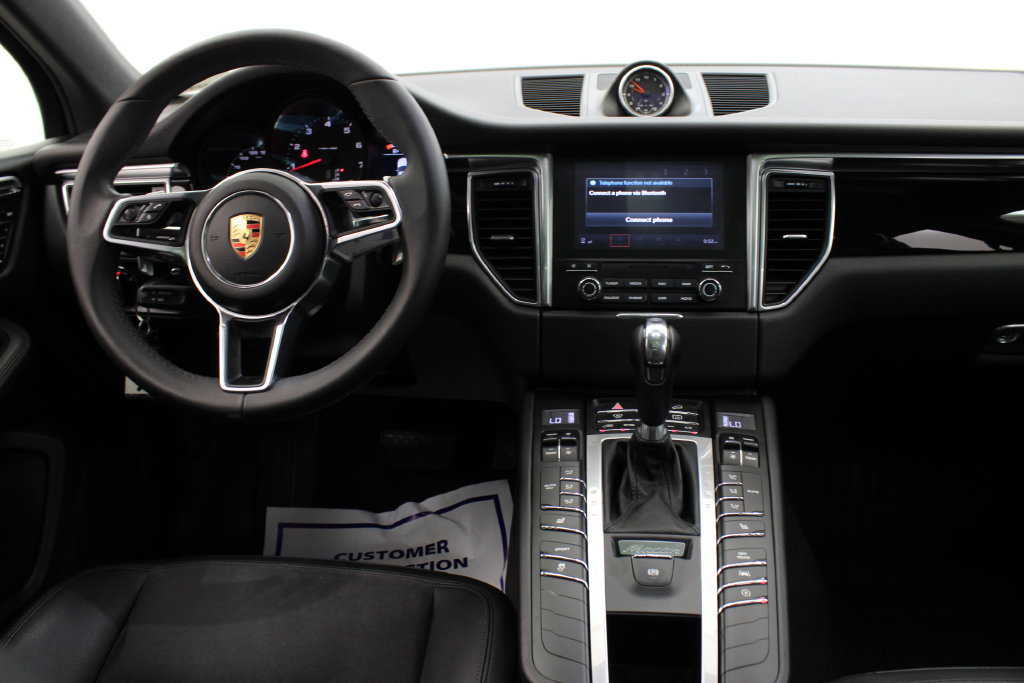 Used 2018 Porsche Macan AWD/4WD image 16