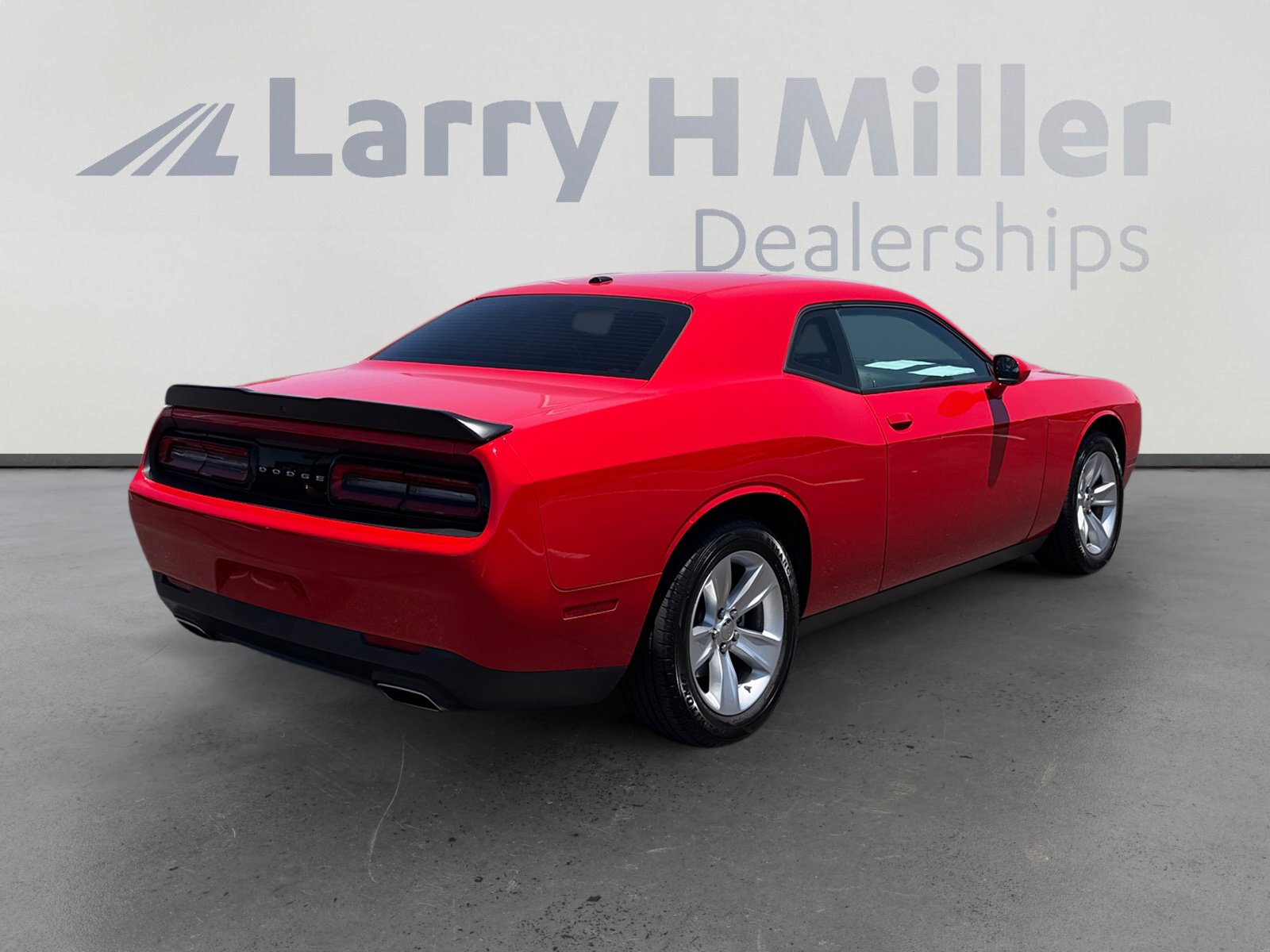 Used 2023 Dodge Challenger SXT RWD image 5