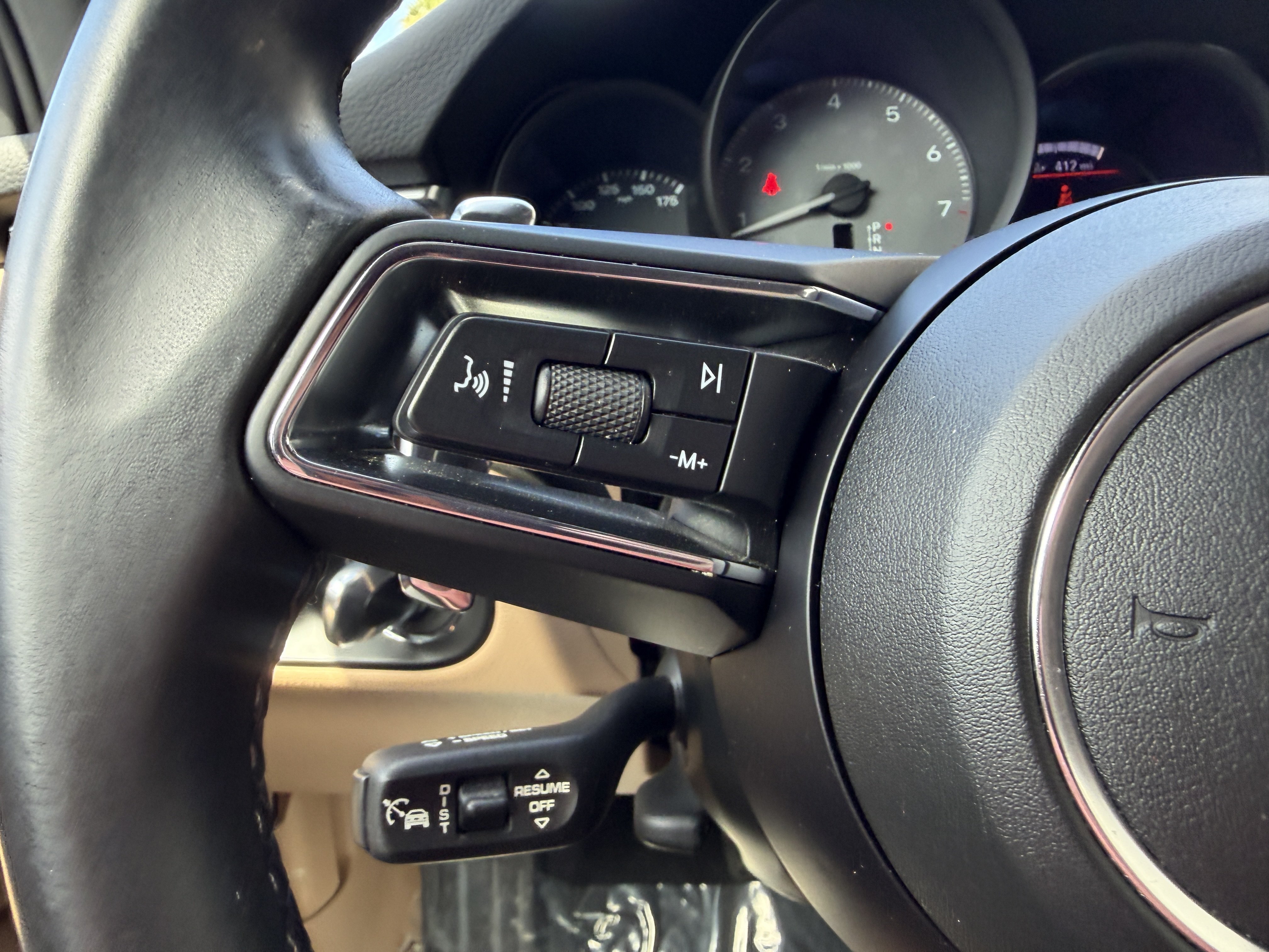 Certified 2024 Porsche Macan S AWD/4WD image 30