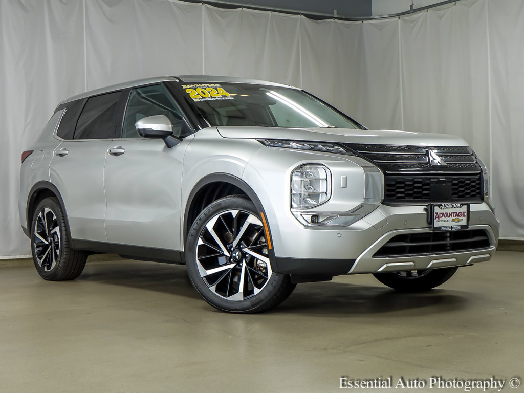 Used 2024 Mitsubishi Outlander SE AWD/4WD image 2