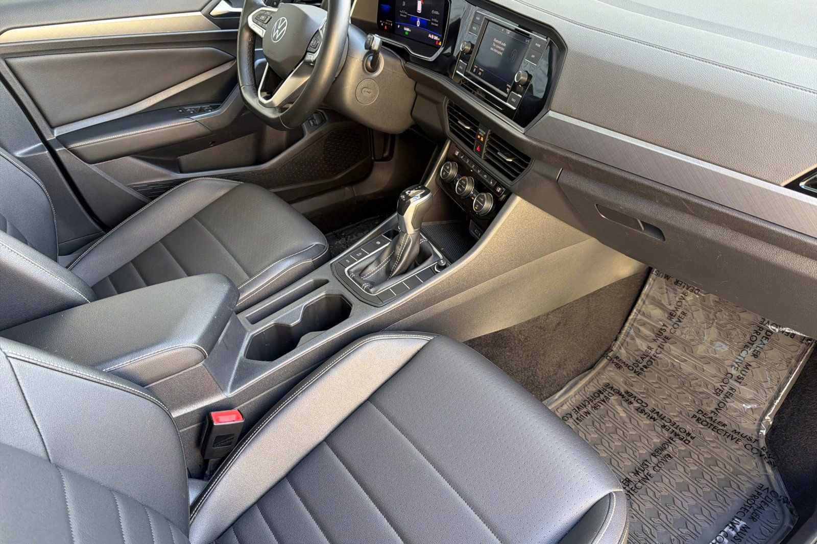 Used 2022 Volkswagen Jetta SE FWD image 12