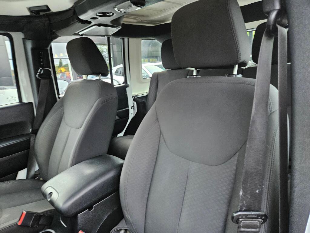 Used 2016 Jeep Wrangler Unlimited Sport AWD/4WD image 13