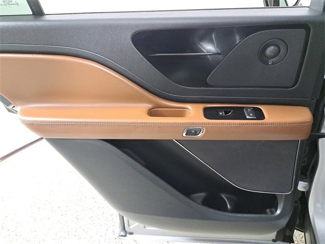 Used 2021 Lincoln Aviator Reserve w/ Equipment Group 201A image 15