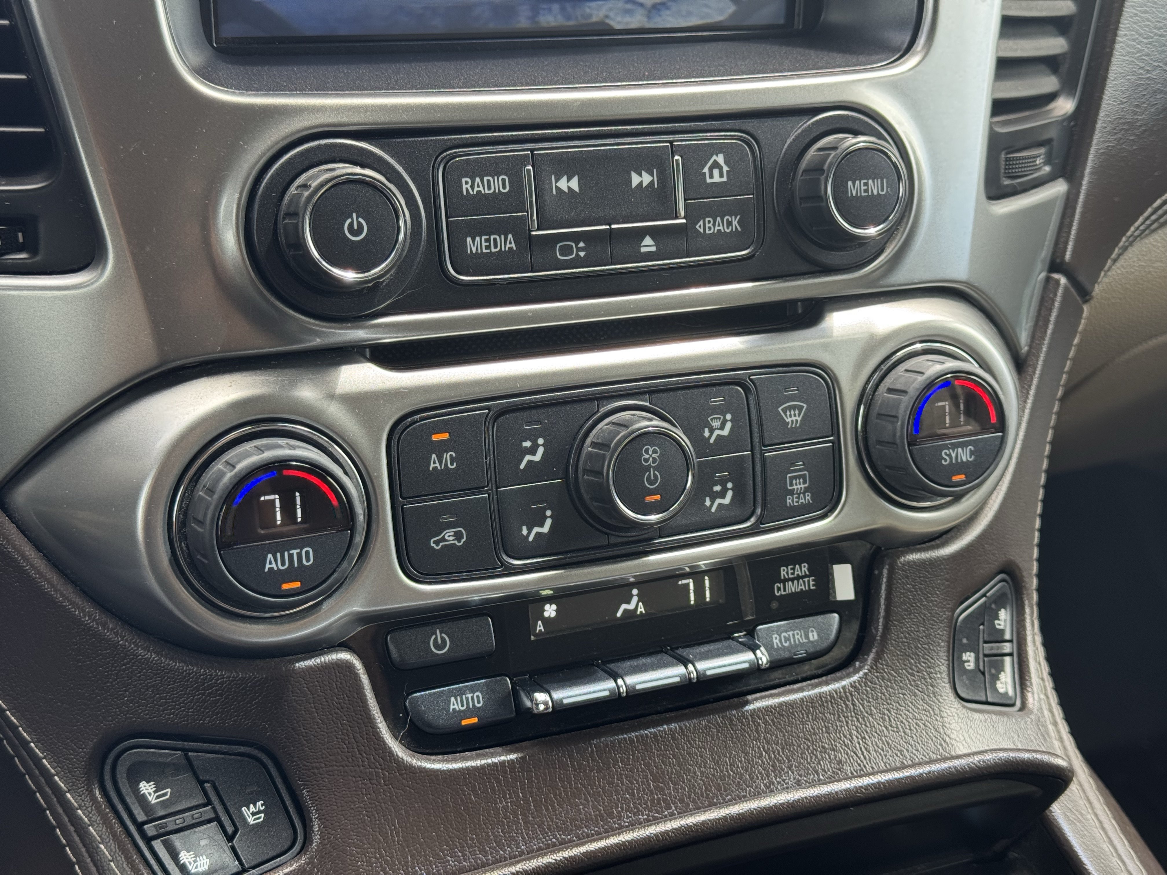 Certified 2016 Chevrolet Suburban LTZ AWD/4WD image 31