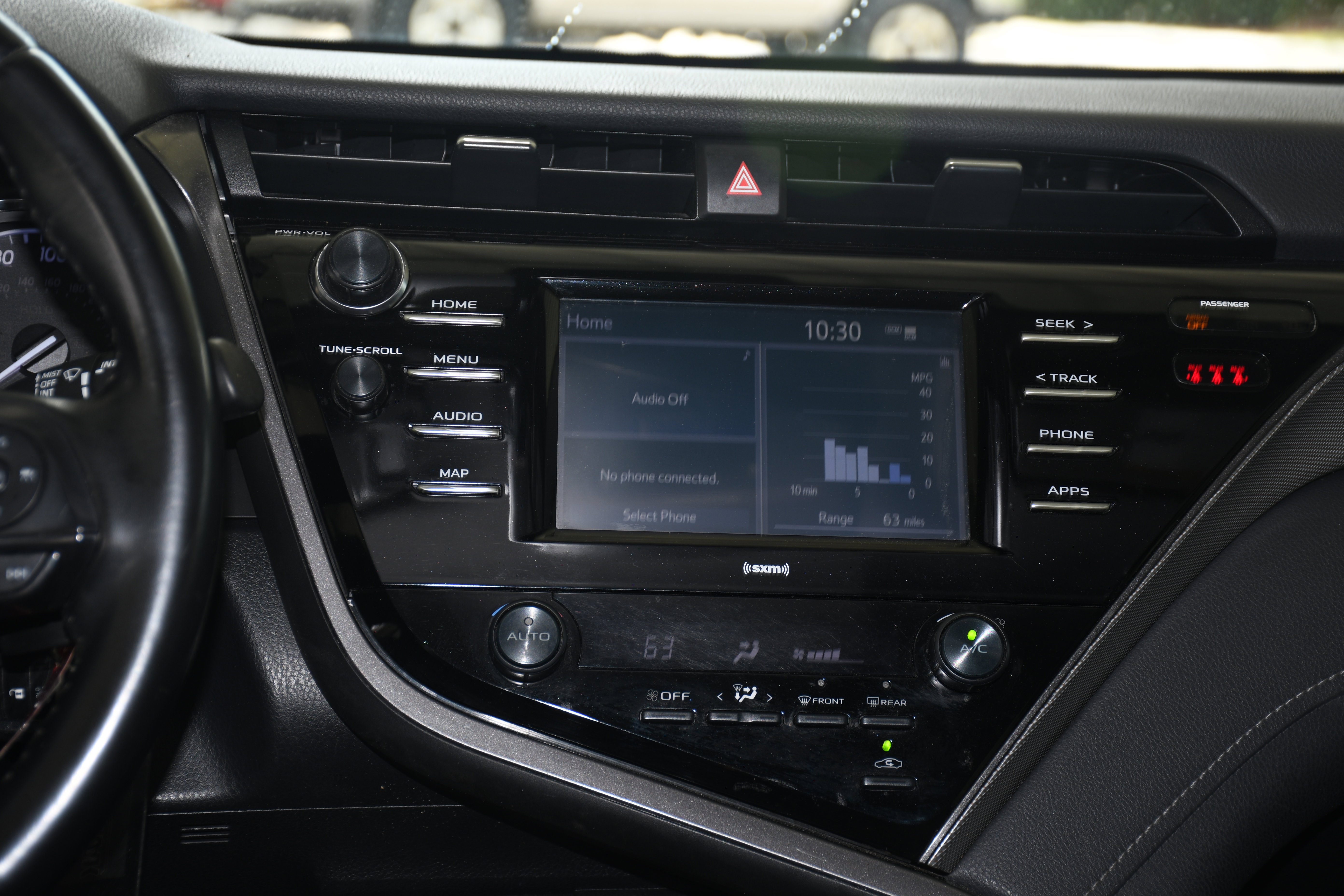 Used 2020 Toyota Camry SE image 15