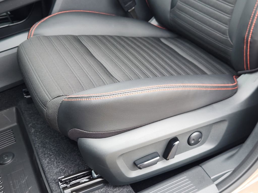 New 2026 Nissan Rogue SV AWD/4WD image 19