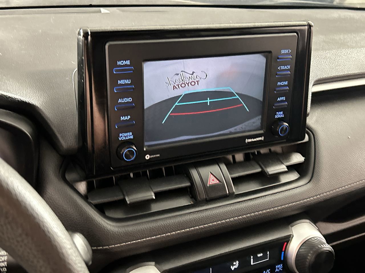 Used 2021 Toyota RAV4 LE image 17