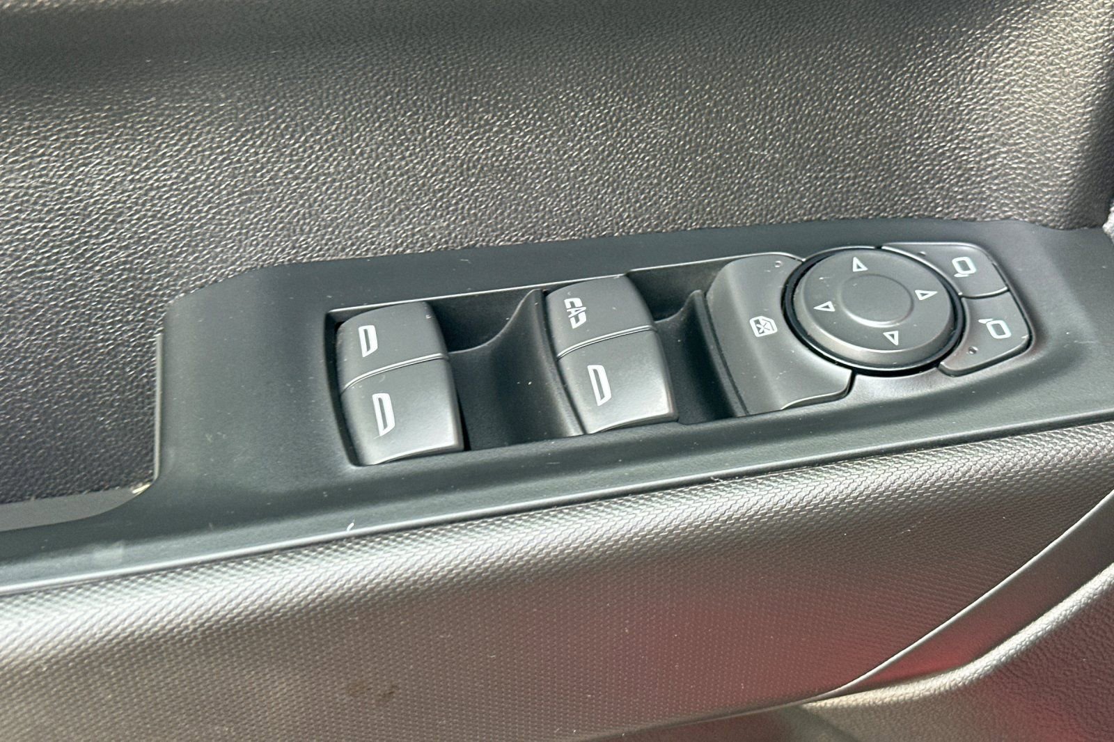 Used 2024 Chevrolet Silverado 1500 Custom image 12