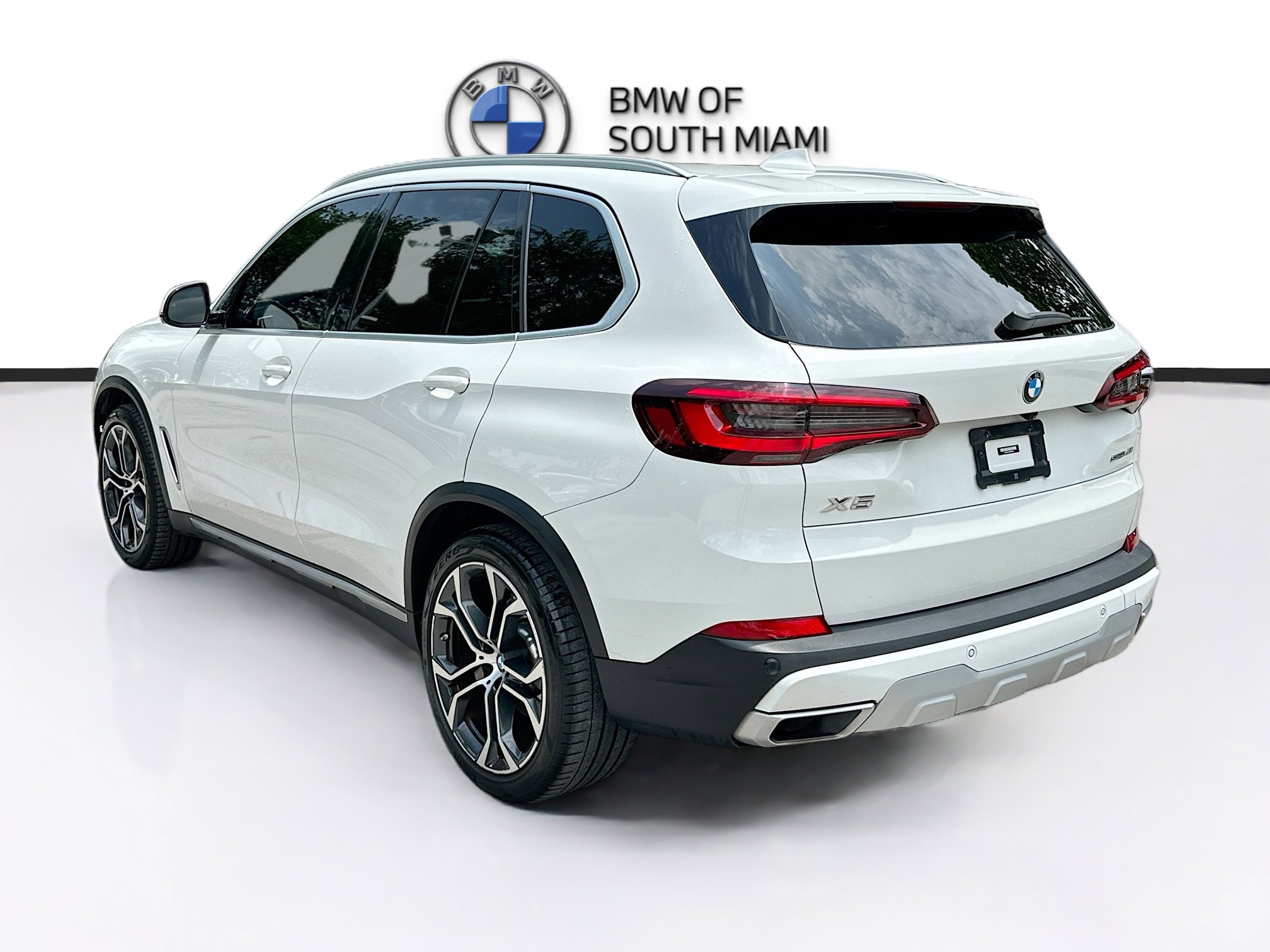 Used 2022 BMW X5 sDrive40i w/ Parking Assistance Package RWD image 5
