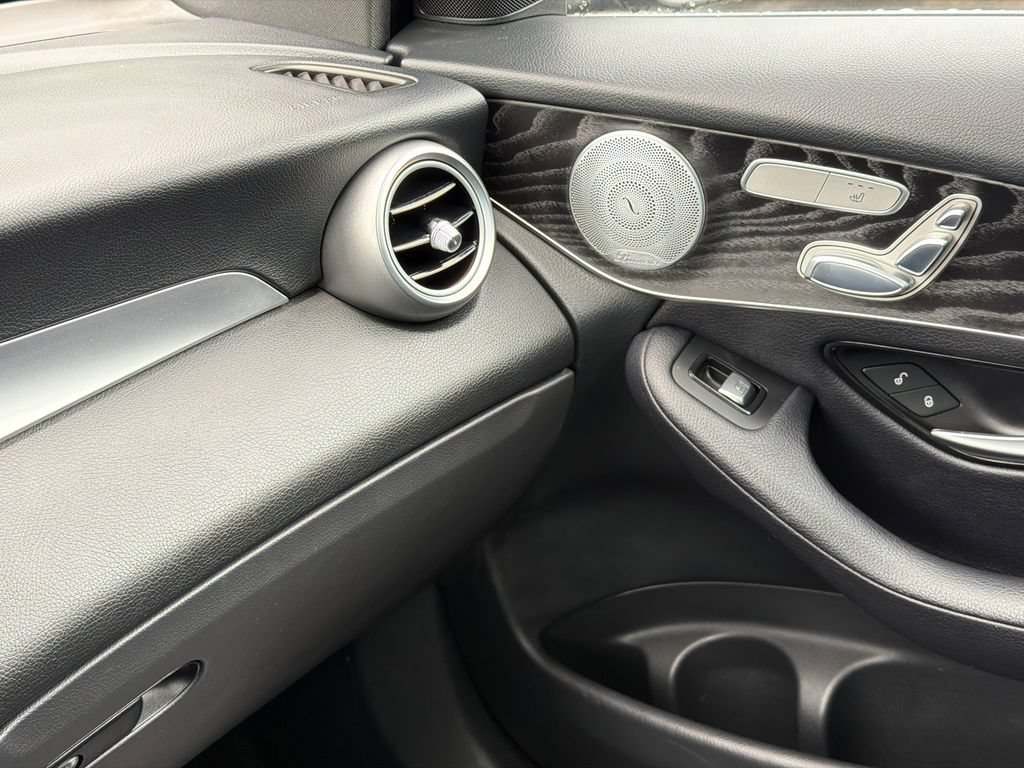 Used 2018 Mercedes-Benz GLC 300 4MATIC image 26