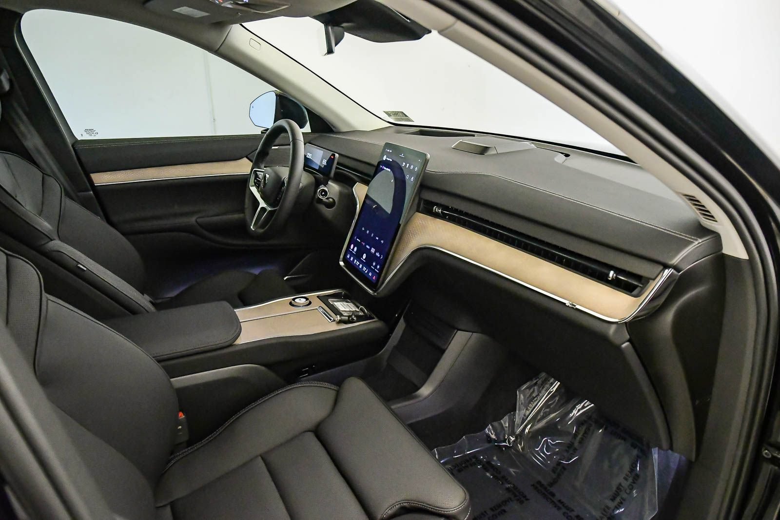 Certified 2026 Volvo EX90 Plus AWD/4WD image 15