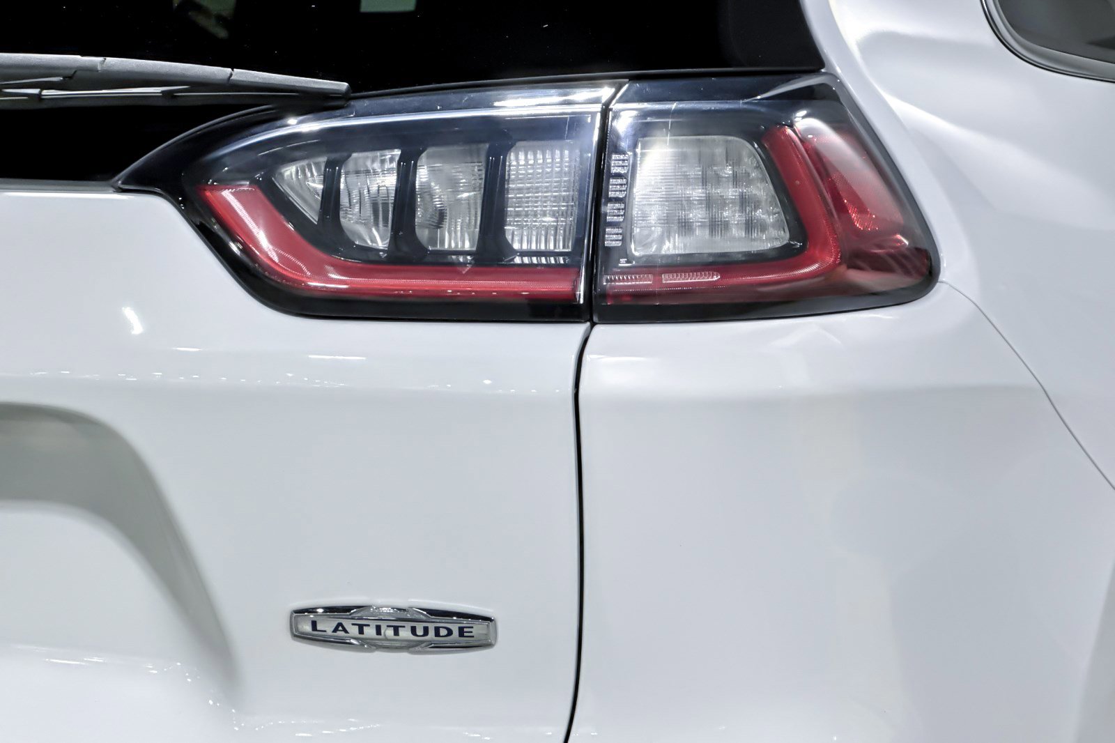 Used 2019 Jeep Cherokee Latitude w/ Popular Appearance Group image 12