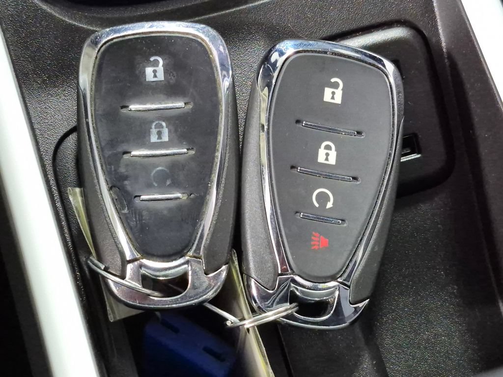 Used 2018 Chevrolet Bolt Premier w/ Driver Confidence II Package FWD image 28