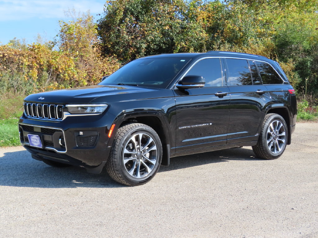 Certified 2023 Jeep Grand Cherokee Overland w/ Adv Protech Group III AWD/4WD image 22