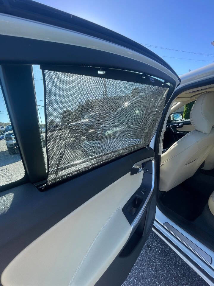 Used 2017 Volvo S60 T5 Inscription image 15