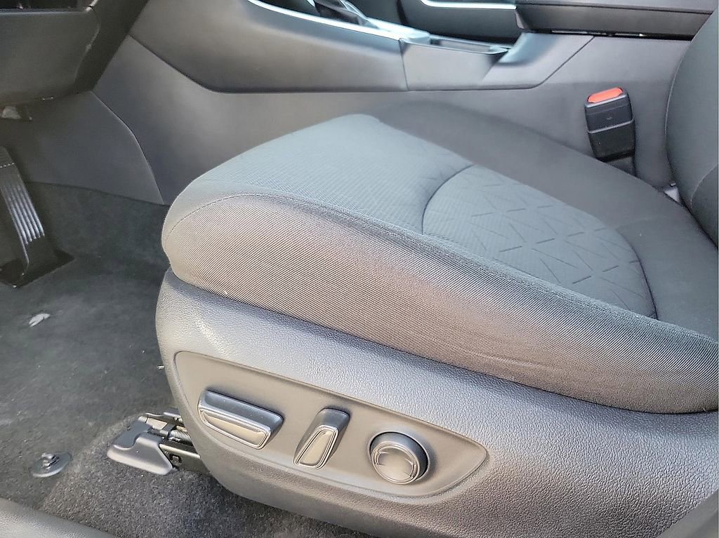 Used 2025 Toyota RAV4 XLE w/ Weather Package image 12