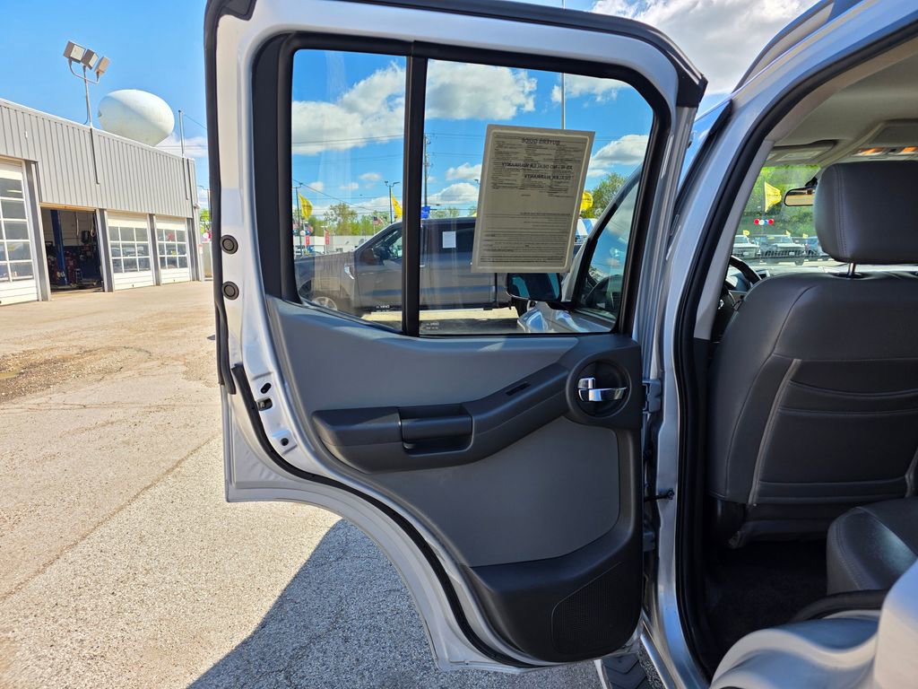 Used 2015 Nissan Xterra S AWD/4WD image 17