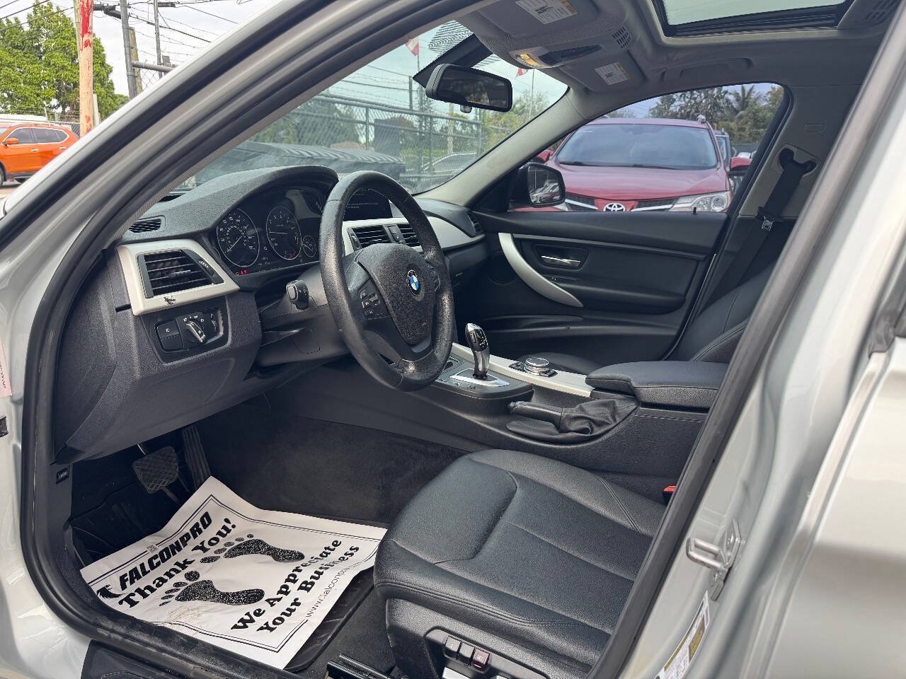Used 2016 BMW 320i Sedan RWD image 8