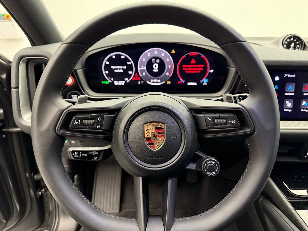 Certified 2025 Porsche Cayenne Coupe image 12