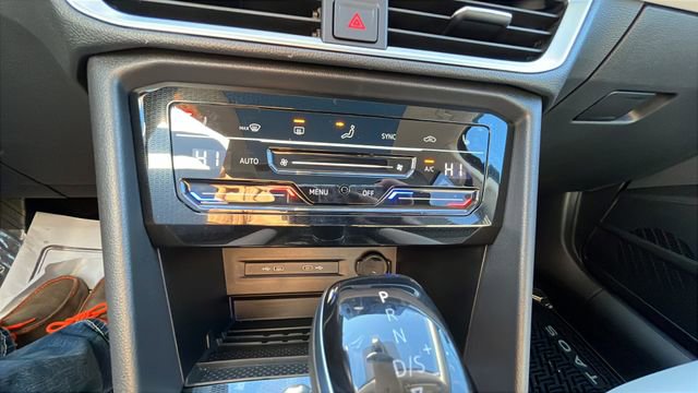 New 2026 Volkswagen Taos SE image 25