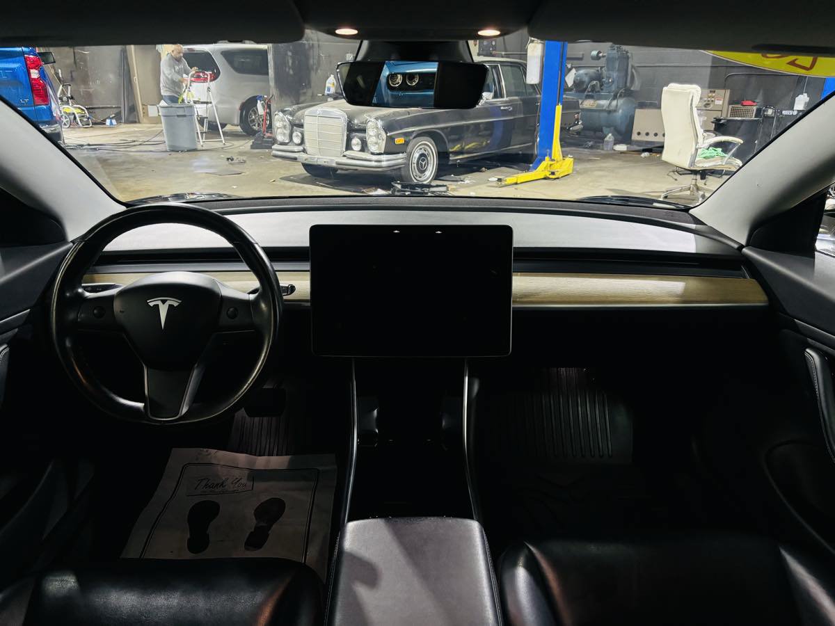 Used 2018 Tesla Model 3 Mid Range RWD image 38