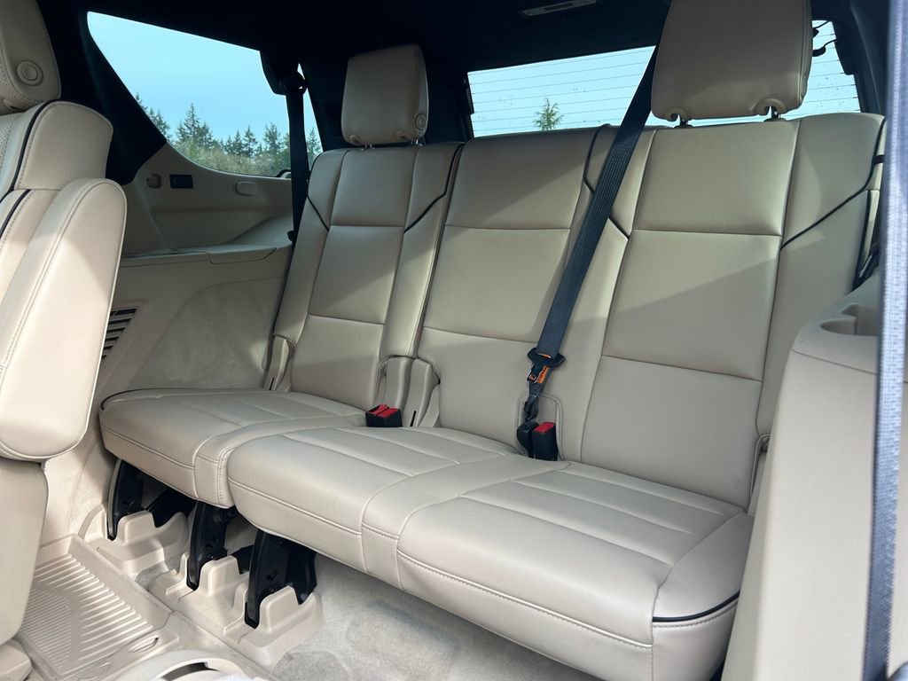 Used 2024 Cadillac Escalade Premium Luxury image 35