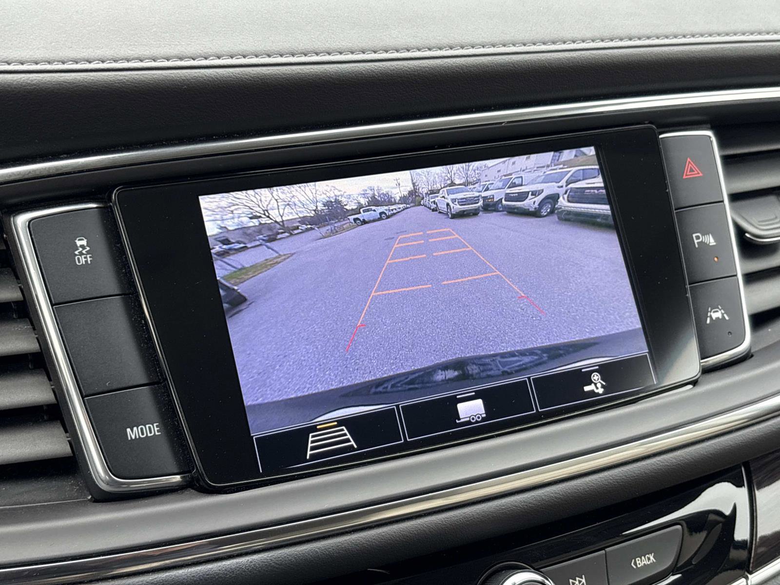 Used 2020 Buick Enclave Premium w/ LPO, Luxury Package image 21