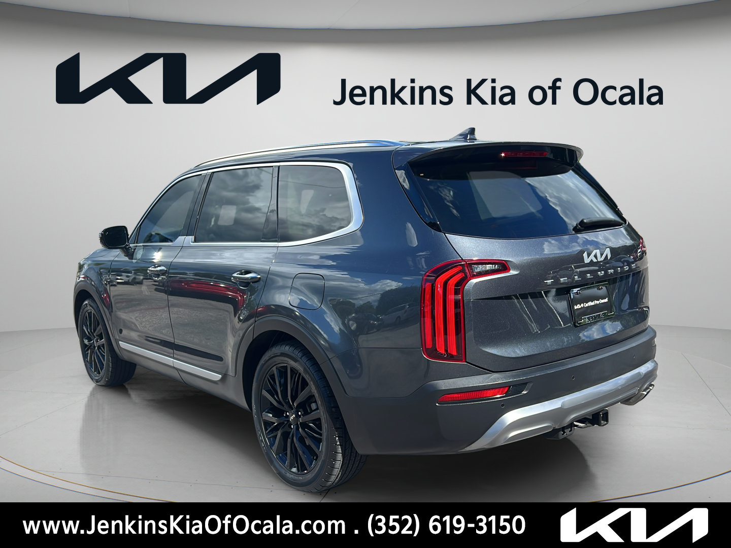 Certified 2022 Kia Telluride SX w/ Towing Package FWD image 5