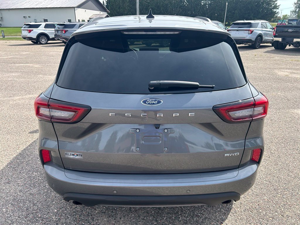 Used 2024 Ford Escape ST-Line w/ Tech Pack #1 AWD/4WD image 6