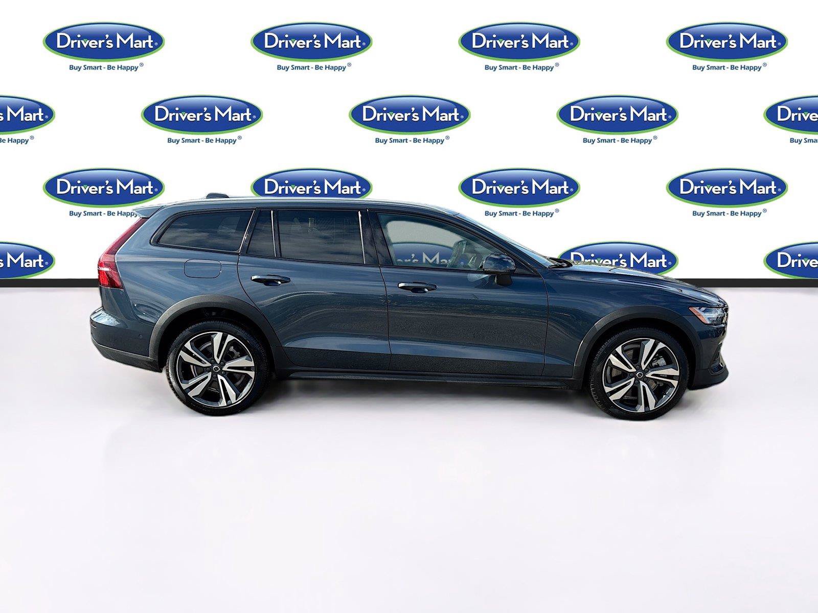 Used 2025 Volvo V60 B5 Cross Country Plus AWD/4WD image 8