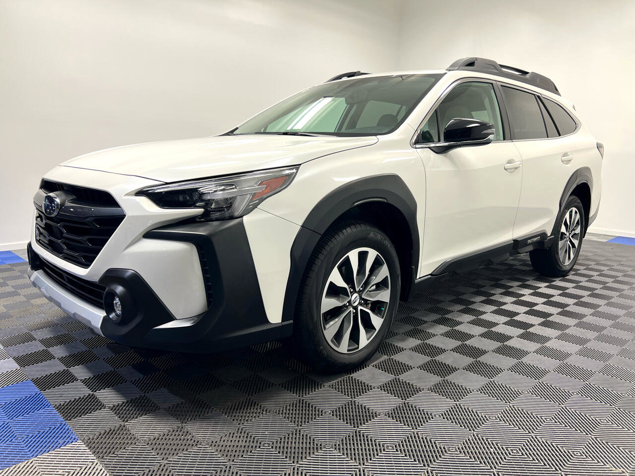 Used 2025 Subaru Outback Limited w/ Popular Package #2 image 3